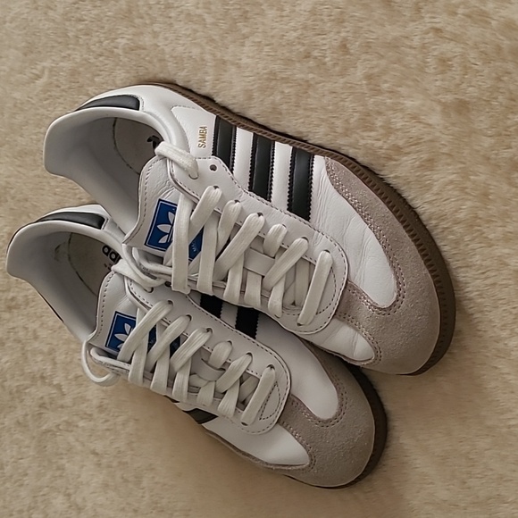 Samba OG shoes in Cloud White / Core Black / Size 6 Men / 7 Women - Picture 4 of 11